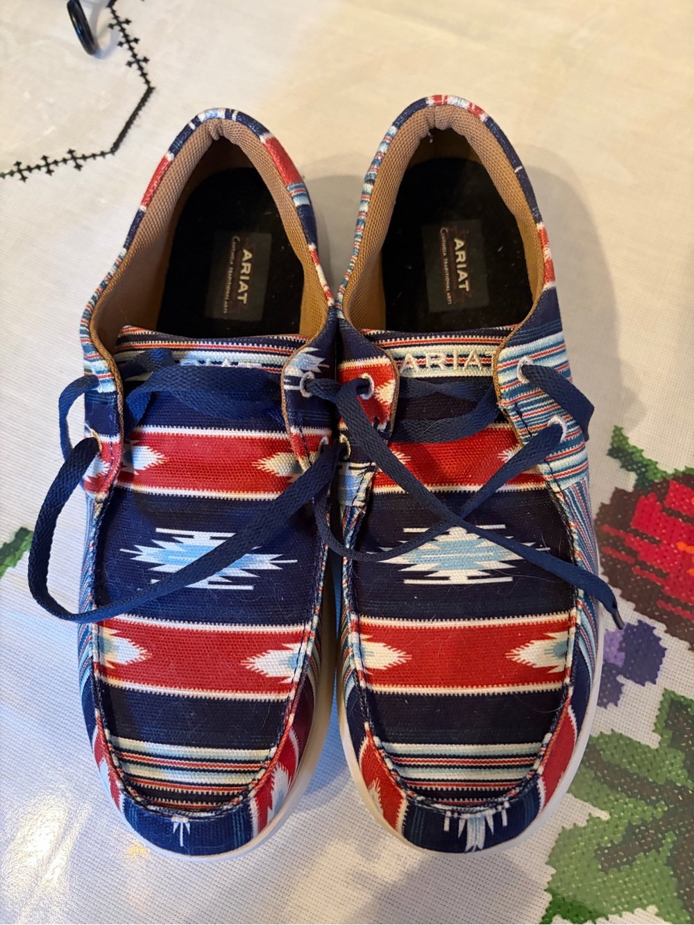 Ariat Men’s Canvas Aztec-Pattern Sneakers in Navy, Red & White